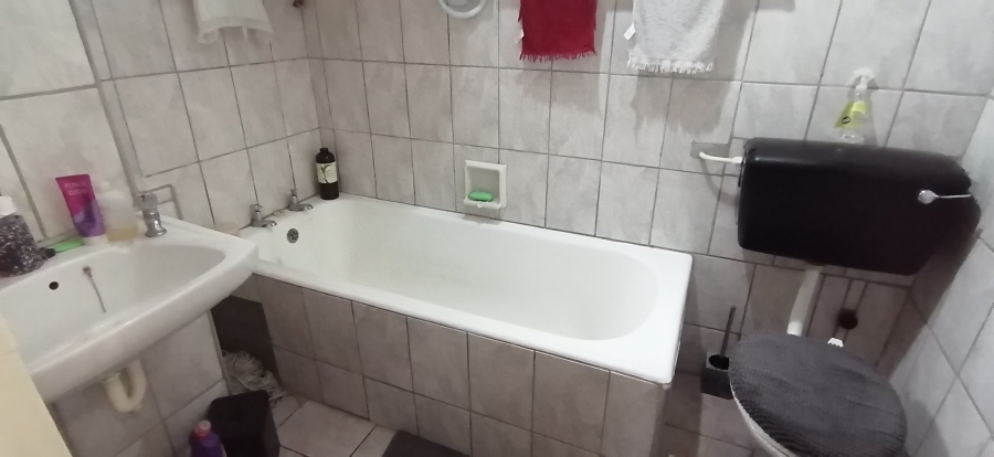 1 Bedroom Property for Sale in College Hill Eastern Cape